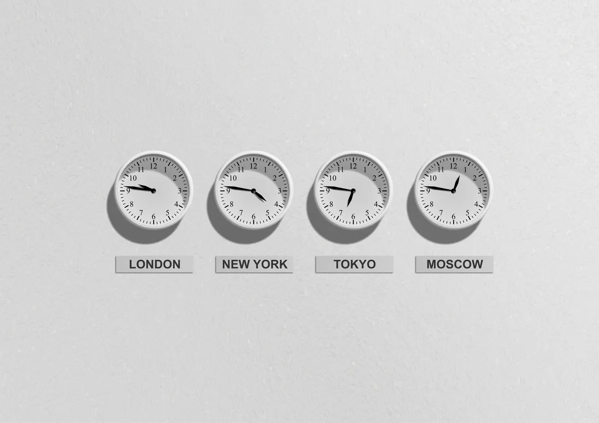 Common Mistakes in Travel Geography: Misreading Time Zones and Longitude
